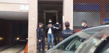Detención de un hombre en una operación conjunta de Policía Nacional y Guardia Civil contra el tráfico de drogas, este martes en Vigo.
