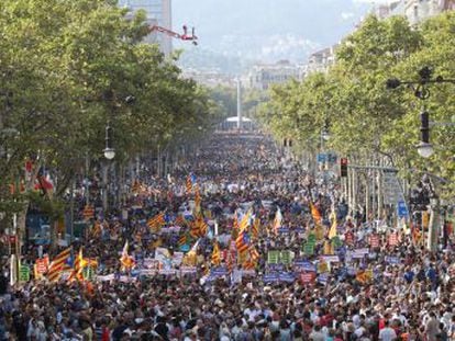 Milers d’assistents han esbroncat el Rei, Rajoy i altres membres de les institucions de l’Estat