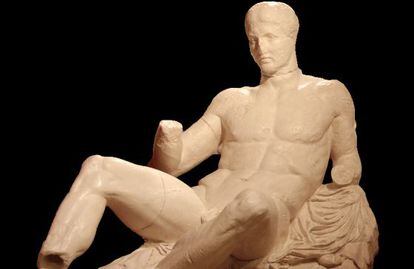 Escultura de Dionisos procedente del frontón este del Partenón.