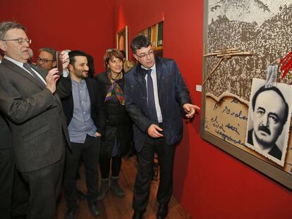 Puig, Marz&agrave; y Morera, ante uno de las obras de la exposici&oacute;n. 