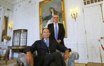 Emilio Lamo de Espinosa y Benigno Pendás, en la Universidad Menéndez Pelayo de Santander.