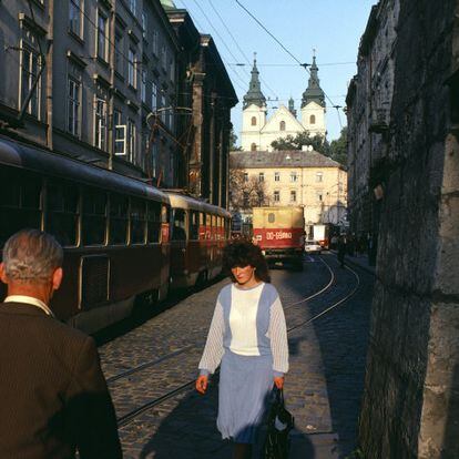 Una calle de la ciudad de Lviv (Ucrania), en 1988.