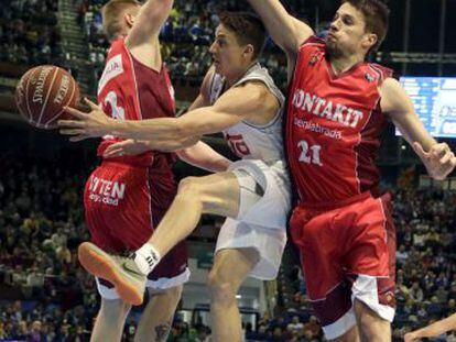 Carroll pasa ante Smits y Sobin