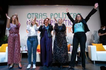 Mónica García, Yolanda Díaz, Ada Colau, Fátima Hamed y Mónica Oltra, Ada Colau, el pasado sábado en Valencia.