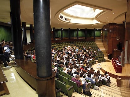 Clase en la Facultad de Filosof&iacute;a de la Complutense de Madrid.