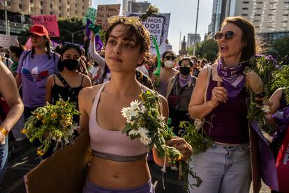 Marcha por el Día Internacional de la Mujer, en las calles de Ciudad de México el 8 de marzo de 2022.