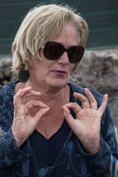 Annelies B, la holandesa que hizo de traductora con el niño que huyó de la agresión de su padre en Adeje (Tenerife).