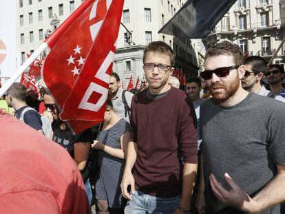 &Iacute;&ntilde;igo Errej&oacute;n en la protesta de los teleoperadores.