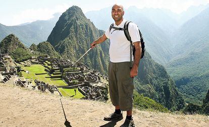 El británico Amar Latif, retratado durante una visita 
a Machu Picchu, en Perú. 