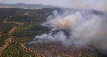 Vista aérea del último incendio en el campo de adiestramiento del Retín.
