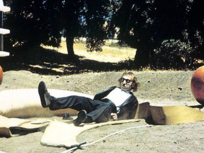 Woody Allen, en un fotorgama de la pel&iacute;cula &#039;El dormil&oacute;n&#039; (1973).