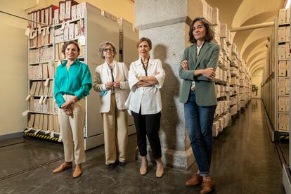 From left to right, María de Inclán, Virginia García de Paredes, Elena Serrano and Patricia Alonso, in the Banco de España Archive.