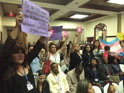 Activistas transg&eacute;nero en la reuni&oacute;n de la OEA en Santo Domingo 