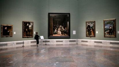 El Museo del Prado, casi vacío un día antes de su cierre por el coronavirus.
