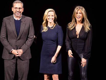 Steve Carell, Reese Witherspoon y Jennifer Aniston, durante la presentación de Apple TV+