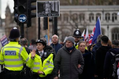 Manifestación contra Boris Johnson frente al Parlamento de Londres.