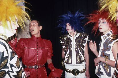 El japonés en el backstage de un show en los 80.