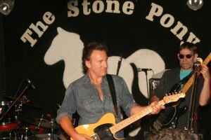 Bruce Springsteen durante una de sus últimas actuaciones en The Stone Pony, en Nueva Jersey.