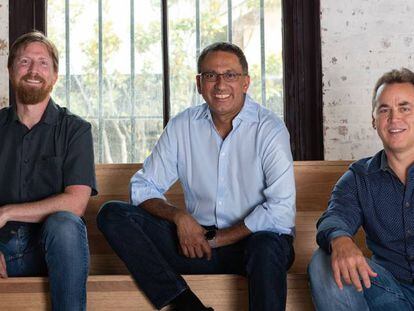 De izquierda a derecha, el cofundador y CTO de SiteMinder, Mike Rogers, el CEO de SiteMinder, Sankar Narayan, y el cofundador y director general de SiteMinder, Mike Ford