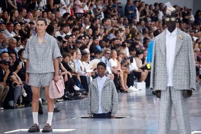Ritos, siluetas, trajes y famosos: la moda masculina demuestra su fuerza en  París, Estilo