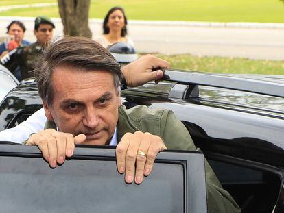 Bolsonaro se dirige a depositar su voto en Rio de Janeiro, el 28 de octubre