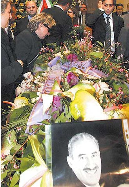 Exequias fúnebres de Giuseppe Fortugno, vicepresidente del Consejo Regional de Calabria, asesinado mientras votaba.