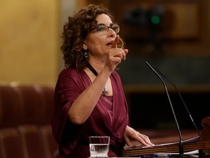 La ministra de Hacienda, María Jesús Montero, en el Congreso de los Diputados. EFE/ Juan Carlos Hidalgo