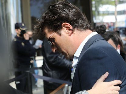 Luis Medina, a su llegada a los juzgados de la Plaza de Castilla de Madrid el 25 de abril.