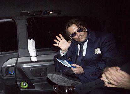 El actor Johnny Depp, a su salida del juicio.