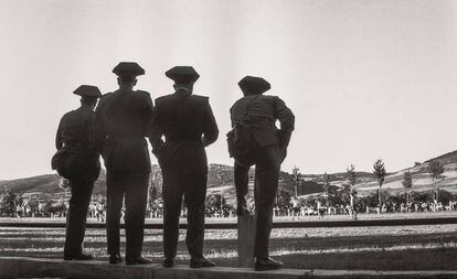 Piedad Isla. La Guardia Civil. 1963.