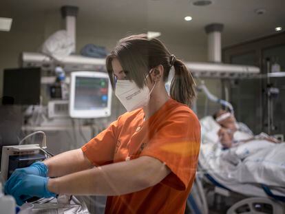 Almudena Cuesta, enfermera de la UCI del Hospital Gregorio Marañón de Madrid, lleva más de dos años en primera línea en la lucha contra el coronavirus.