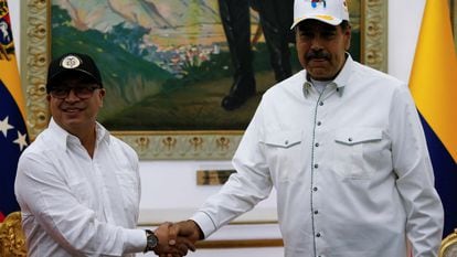 Gustavo Petro y Nicolás Maduro en el Palacio de Miraflores, el 9 de abril.