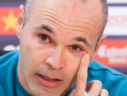 Iniesta, durante la rueda de prensa de despedida.