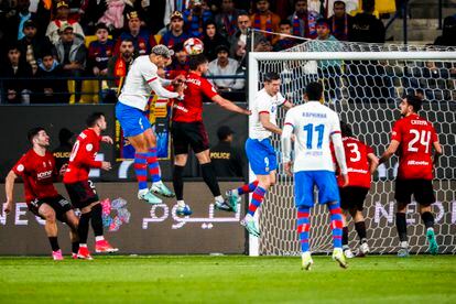 FC Barcelona - Osasuna, en directo | Herrera evita que el Barça se adelante  en la semifinal de la Supercopa | Fútbol | Deportes | EL PAÍS
