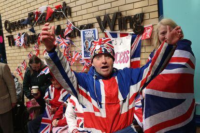 Scenes At The Lindo Wing As It's Announced That The Duchess Of Cambridge Is In Labour With Her Second Child
