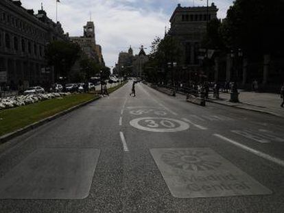 Ecologistas, ciudadanos, partidos y ministros defienden el cierre al tráfico del centro de la capital