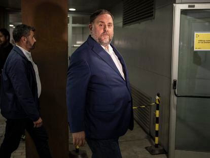 Oriol Junqueras, presidente de Esquerra, a su llegada ayer a la sede de Esquerra en Barcelona.