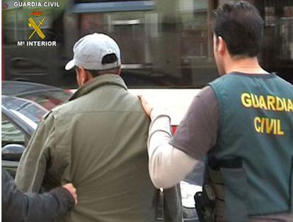 Uno de los detenidos por la Guardia Civil por el secuestro de dos personas por una deuda de drogas