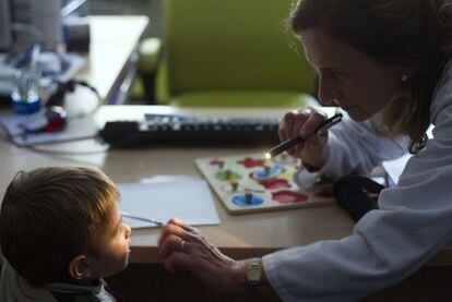 Consulta de pediatría en un centro de salud de Sevilla.