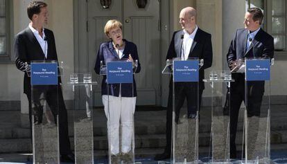 Rutte, Merkel, Reinfeldt y Cameron, este martes en Suecia.