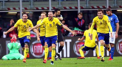 Los jugadores de la selección sueca celebran su pase al Mundial de Rusia 2018