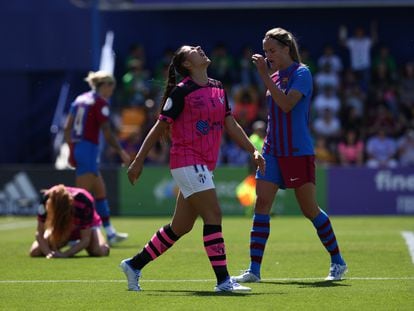 Ana Marcos del Sporting de Huelva se lamenta durante la final de la Copa de la Reina ante el Barcelona la temporada pasada.