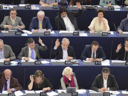 Eurodiputados votan el pasado 15 de abril el mecanismo &uacute;nico de liquidaci&oacute;n de bancos.  