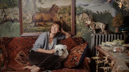 Jane Birkin in her Paris apartment in 2001.