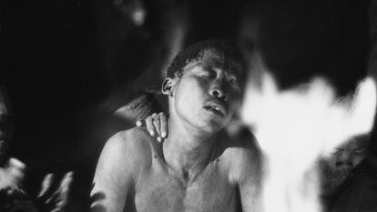 'The San trance dance' (1959), imagen de un exorcismo.