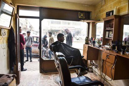 Numerosas barberías han abierto en Raqa tras la expulsión del ISIS.