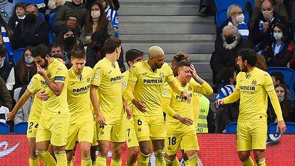 Los jugadores del Villarreal celebran el segundo gol a la Real Sociedad, obra de Gerard Moreno, en el encuentro (1-3) disputado este sábado en el Reala Stadium.