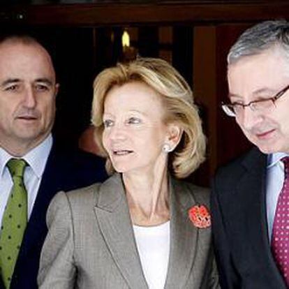 Zapatero delega en su equipo económico la negociación política para salir de la crisis