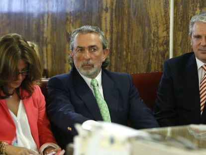 Imagen de la vista del juicio Gürtel. En el centro de la imagen, Francisco Correa en 2016.