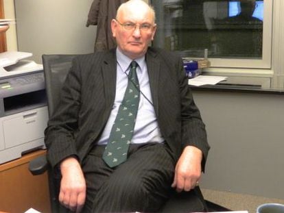 John Stuart Agnew, eurodiputado del UKIP, en su despacho de Bruselas.